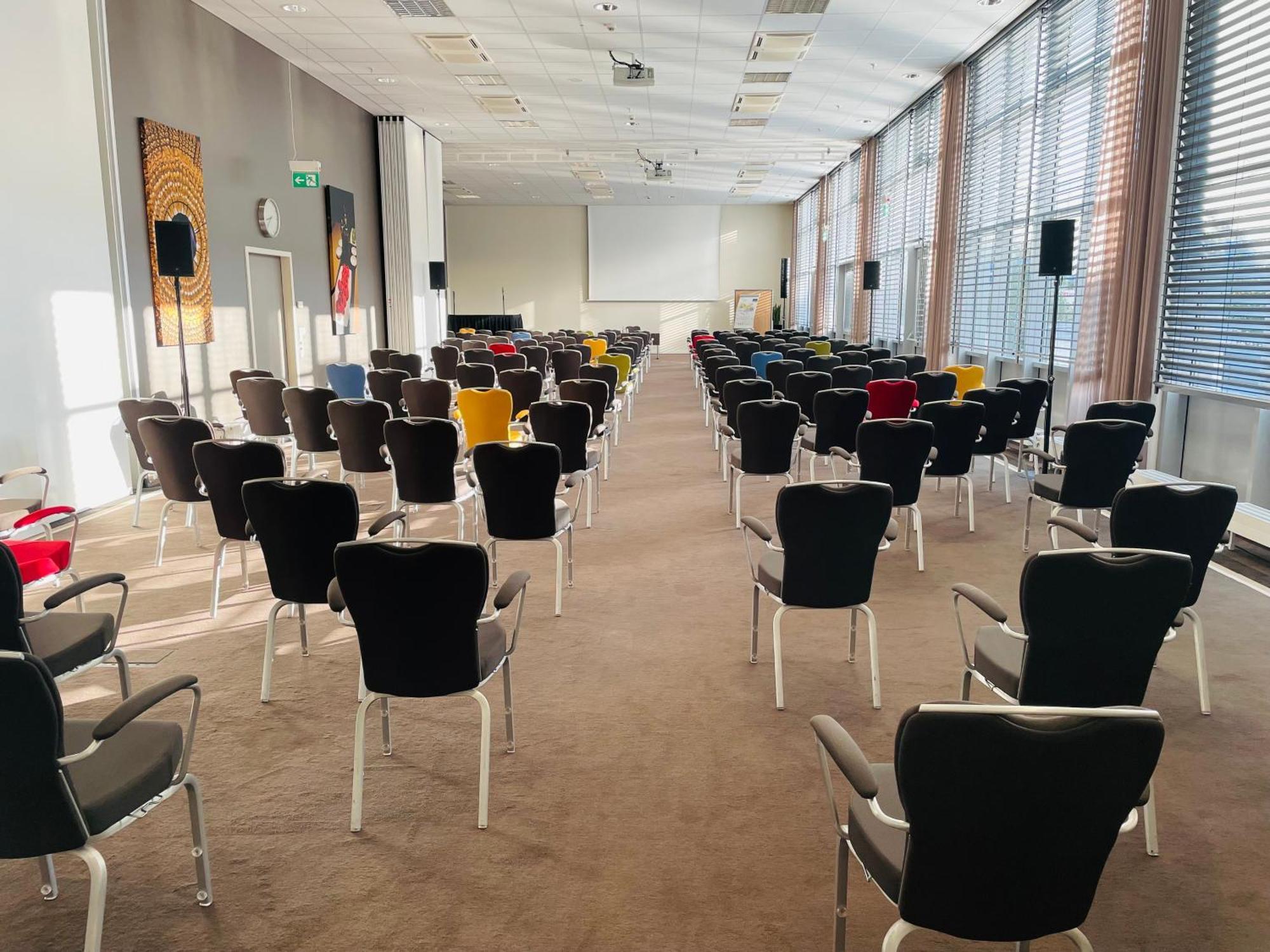 Tulip Inn Hotel Duesseldorf Arena - 2 Minuten Fussweg Zur Messe — Fotos 1